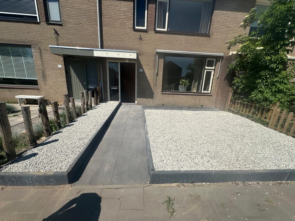 Van Kleef Hoveniers aan het werk